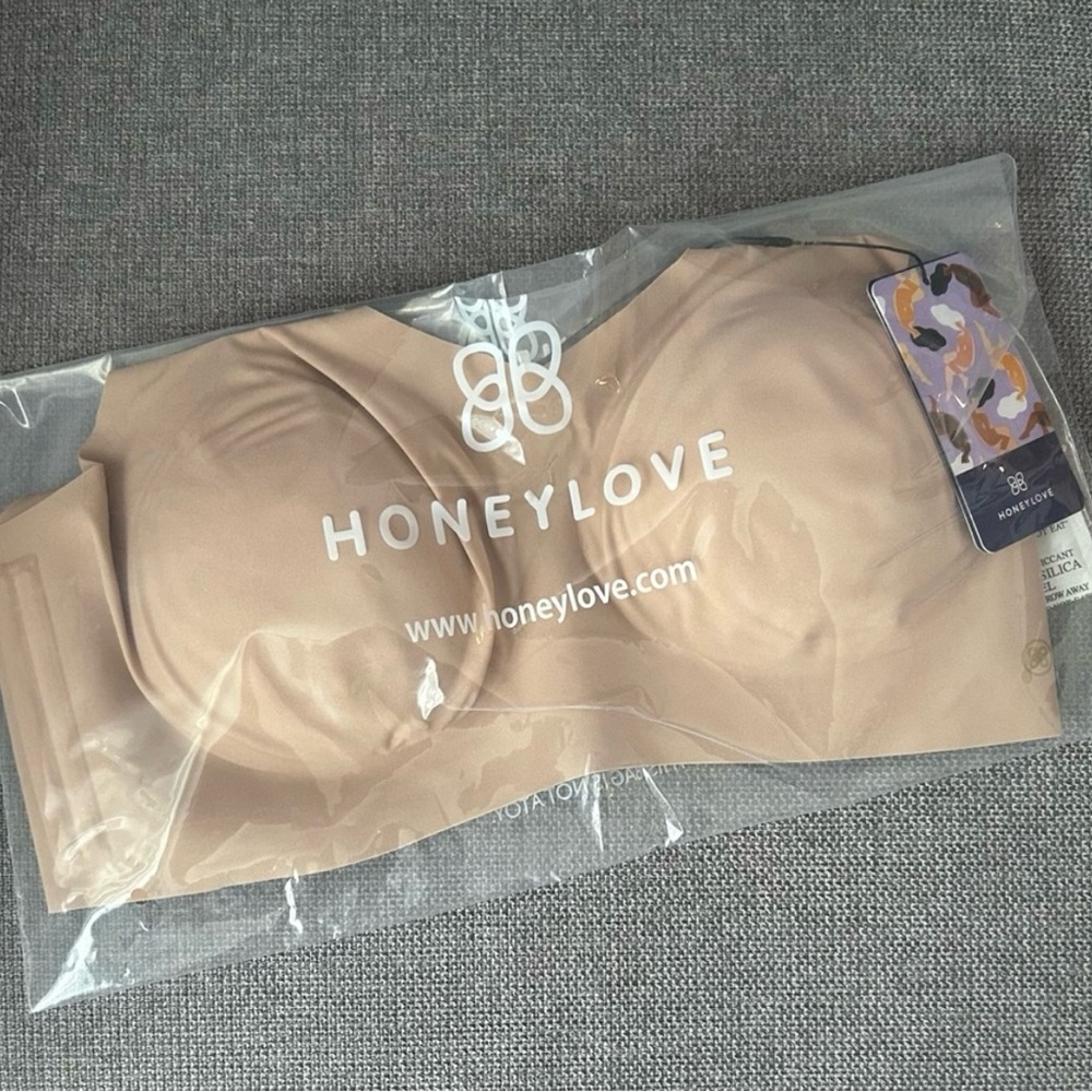 NWT HONEYLOVE Lift-wear V-neck Sand (color) Bra